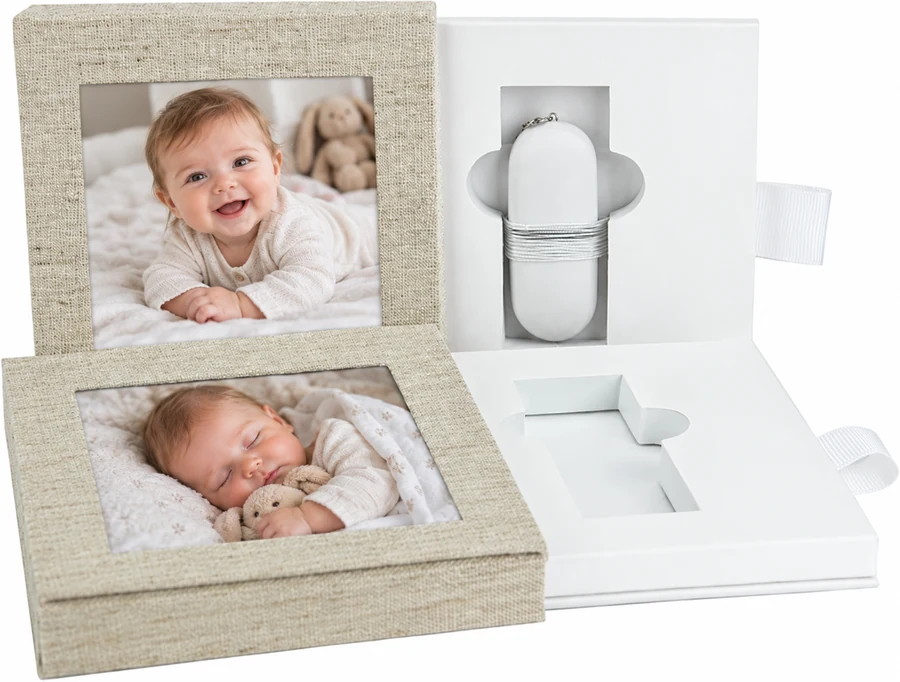 Coffret en lin avec clé USB contenant les photos d’une séance bébé dans les Hautes-Pyrénées